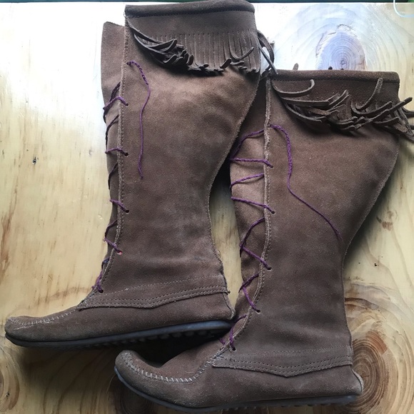 Minnetonka Moccasin Boots - Picture 3 of 4